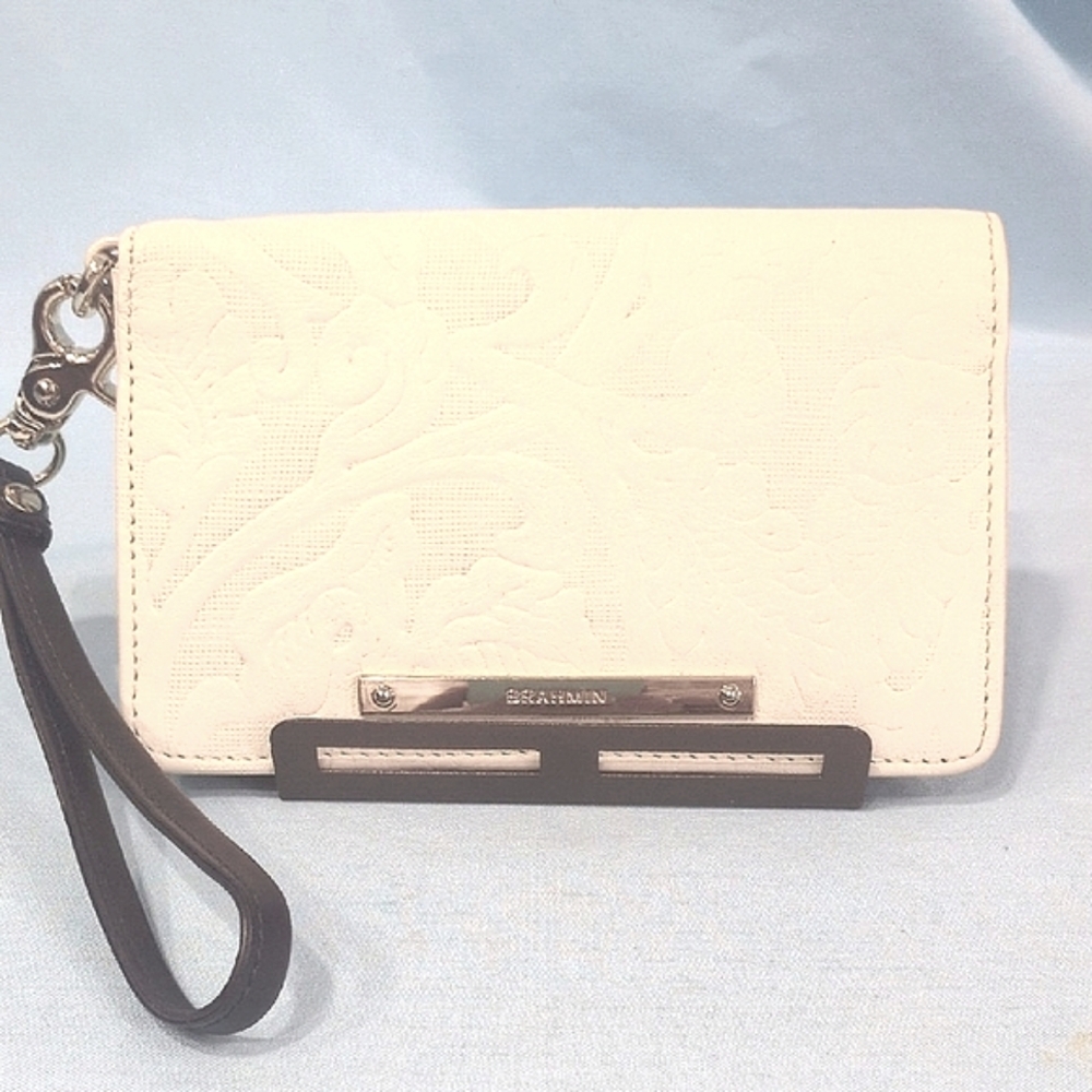 🔷 NWOT Brahmin Debi Wristlet/Wallet in Creme St. Germaine